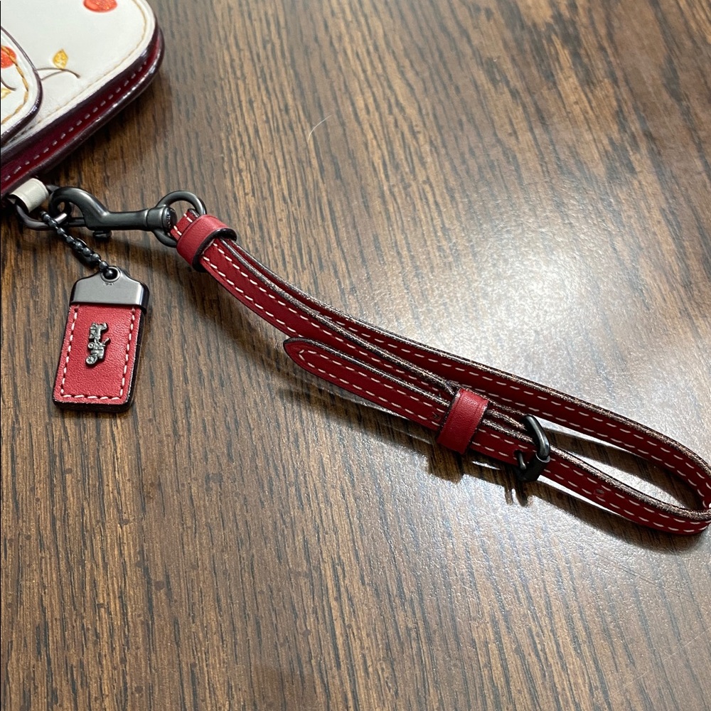 Coach cherry print clutch - Picture 2 of 11